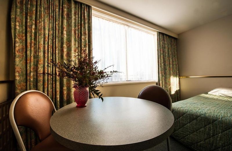 Parklane Motel