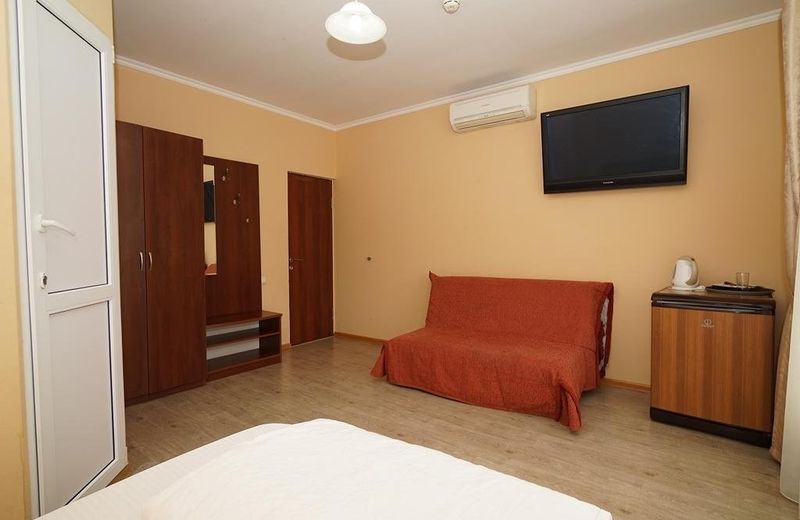 Kurortnyj otel' Korona