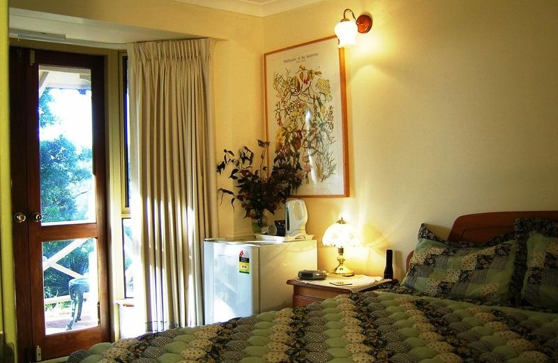 Eleebana Guest House