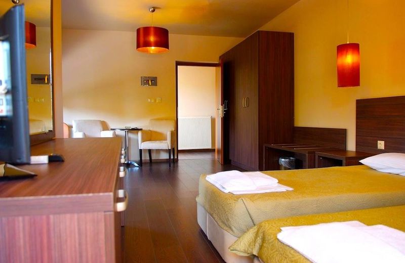 Plotini Hotel