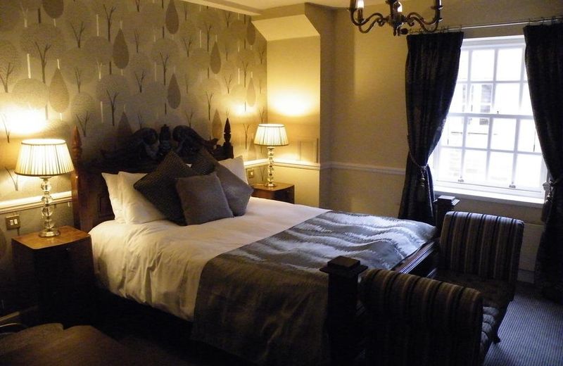 Saracens Head Hotel by Greene King Inns