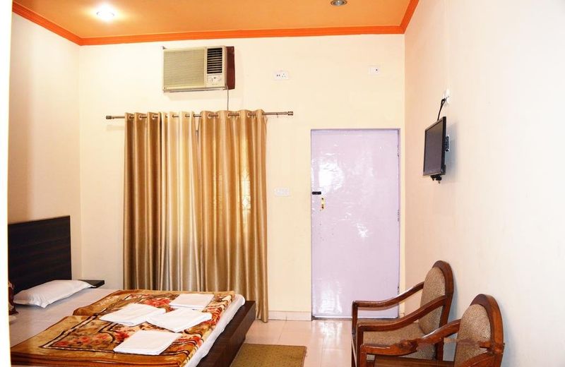 Hotel Goverdhan Tourist Complex