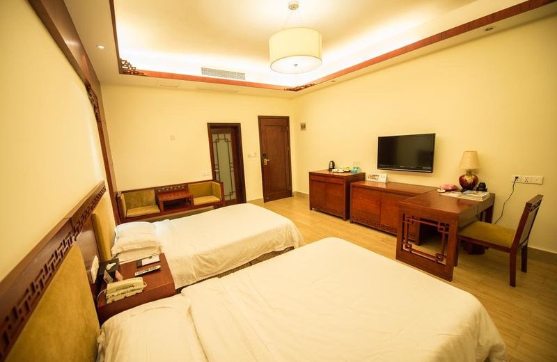 Taohuatanpan Holiday Hotel