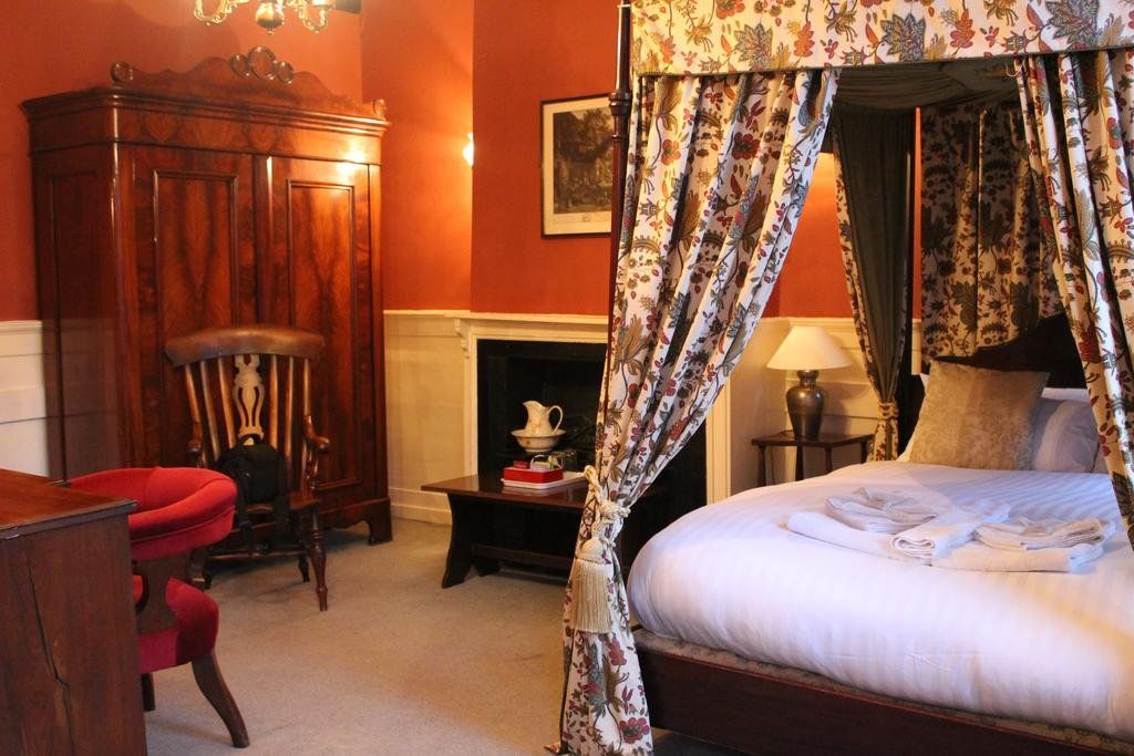 George and Dragon Hotel, West Wycombe