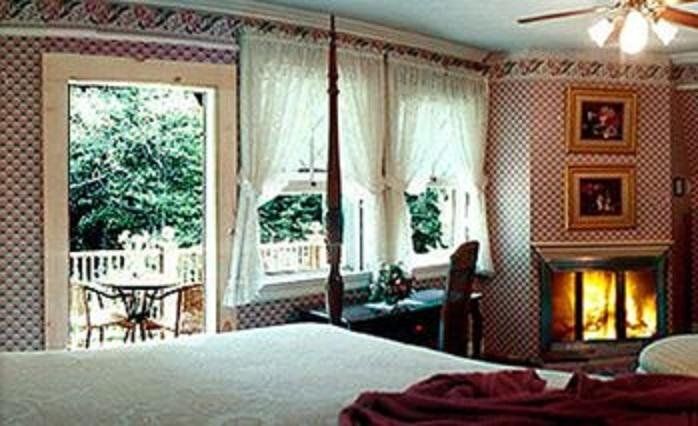 Inn At Lake Joseph