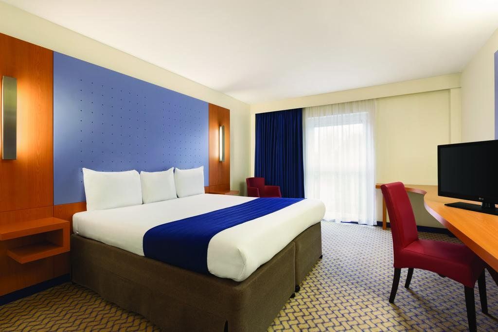 Ramada by Wyndham London North M1