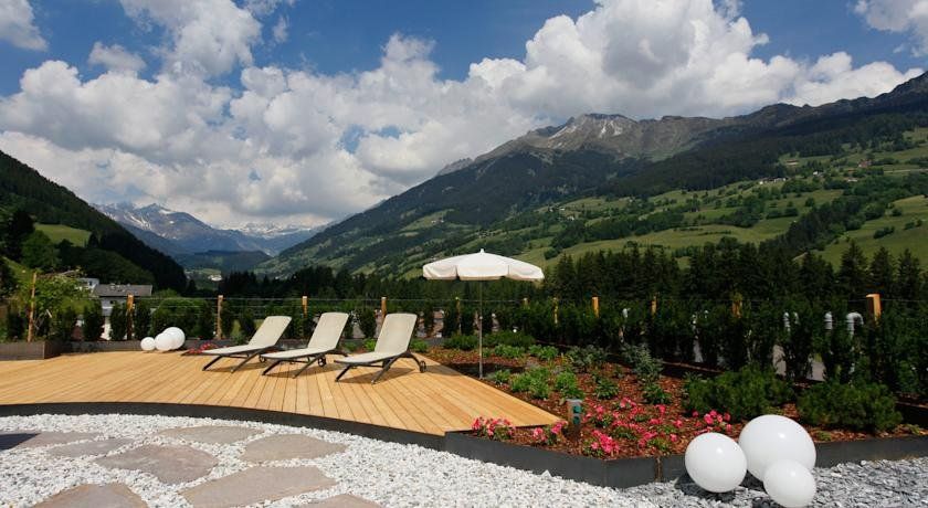 Outdoor Pictures 21