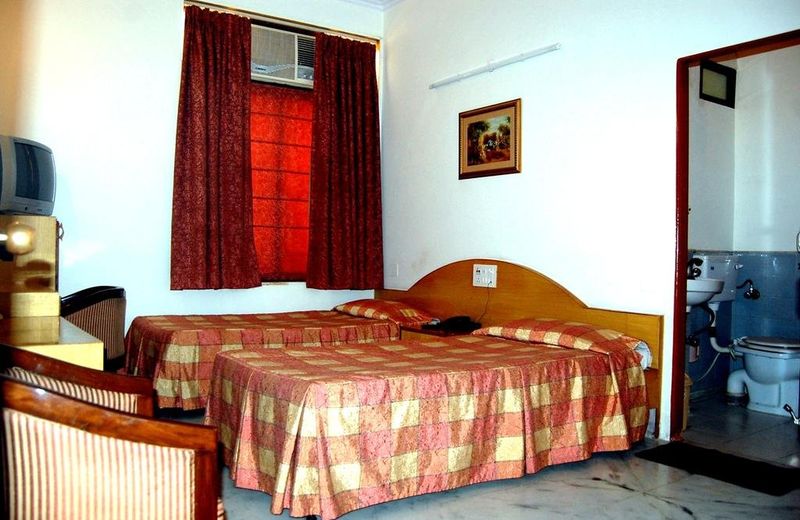 Madhuvan Hotel