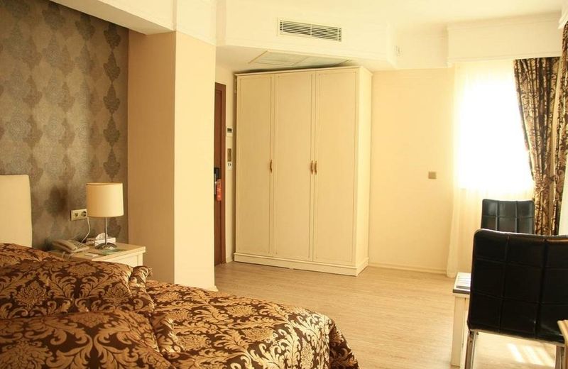 Jolnar Garden Hotel