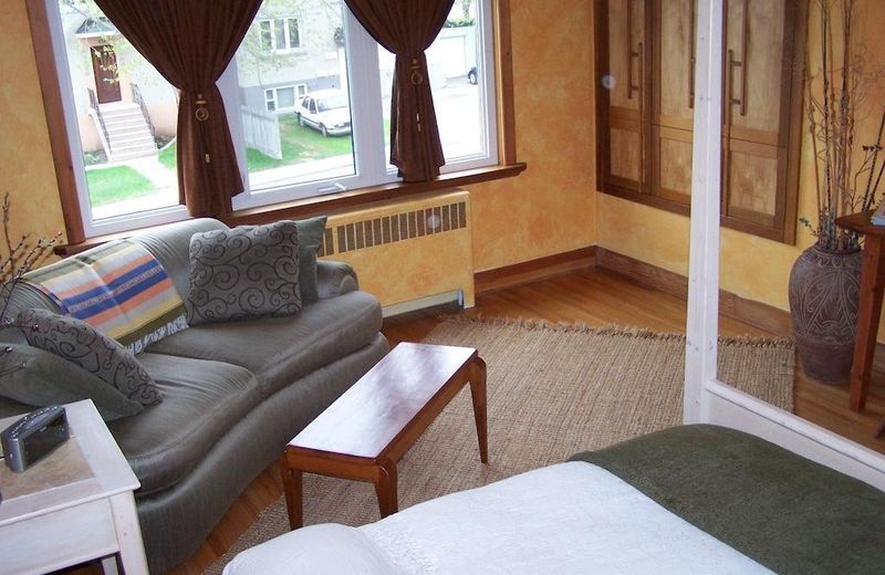 ARTISAN UPSTAIRS GUESTHOUSE