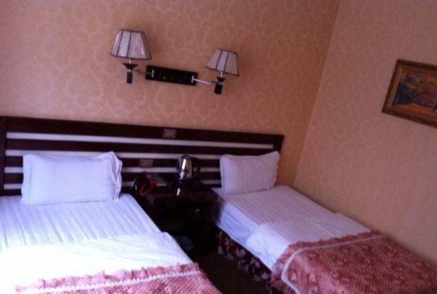 Linjiang Guanglong Business Hotel