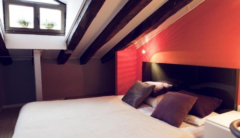 SIX ROOMS SANTA ANA