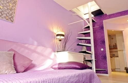 SIX ROOMS SANTA ANA