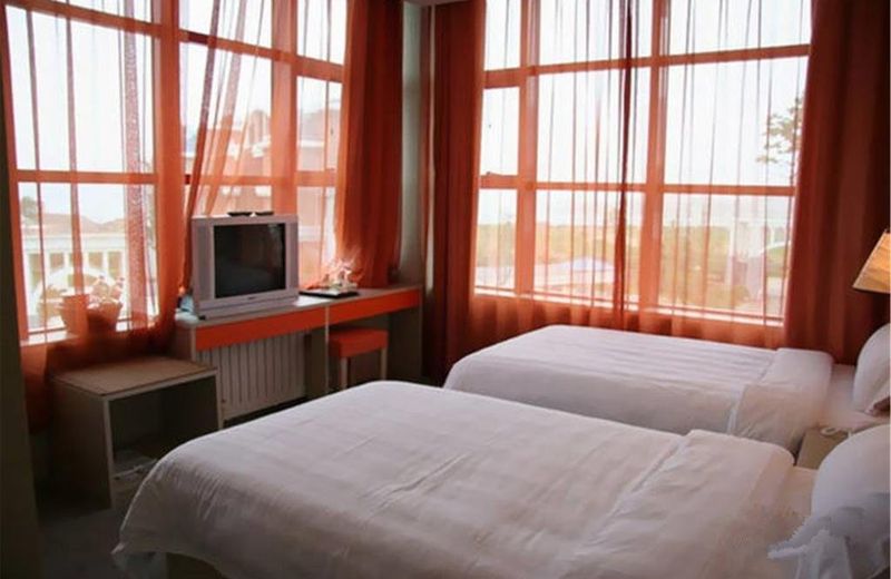 Summer Hotel