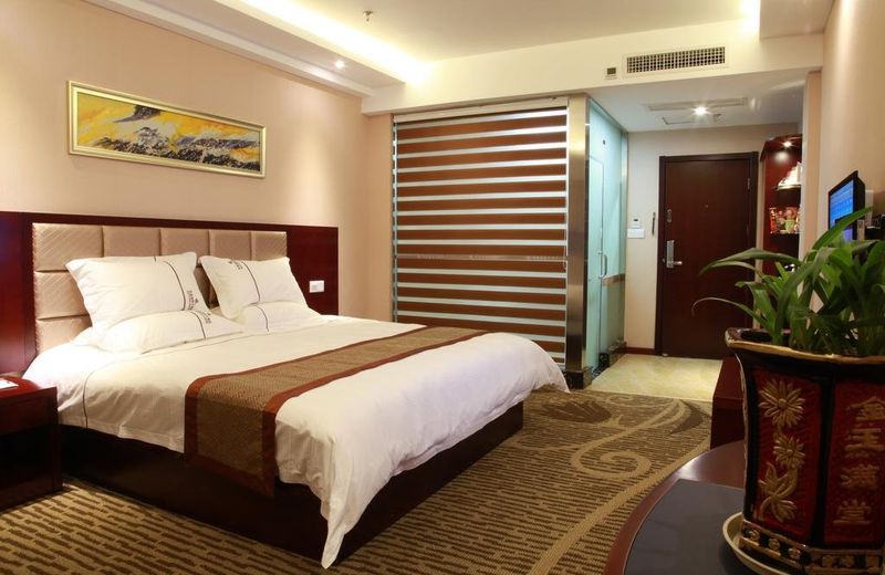 Badong Huayi International Hotel