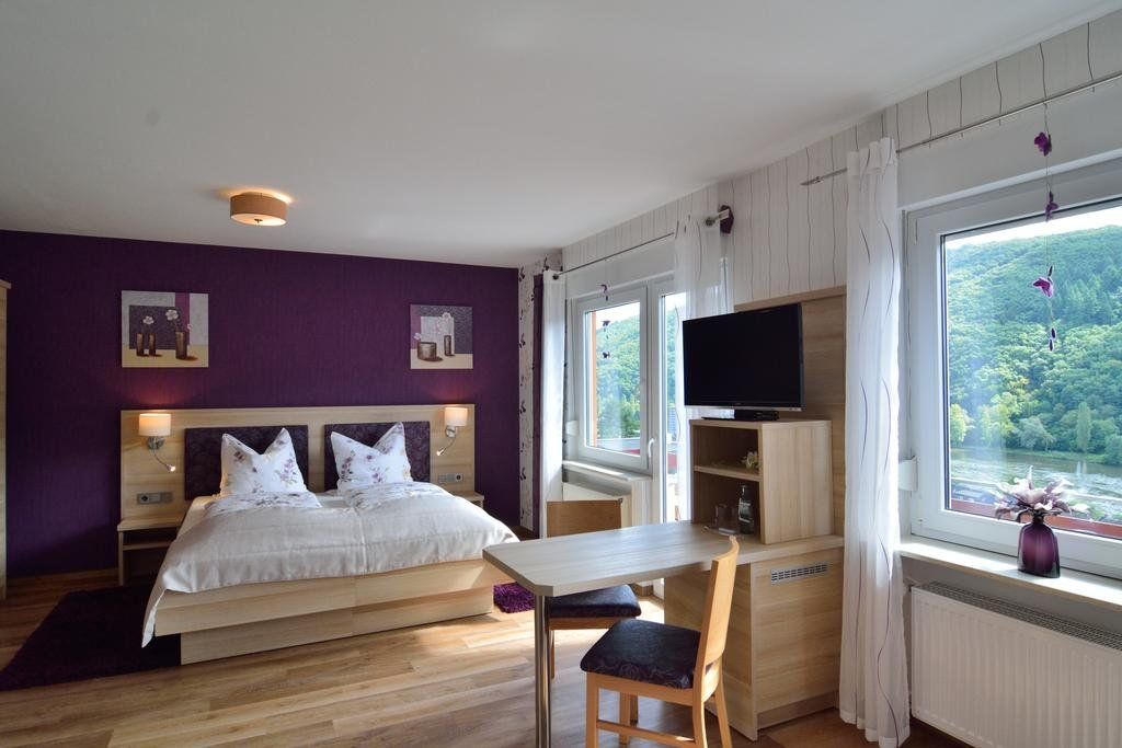 Hotel-Restaurant-Weingut Kapellenhof
