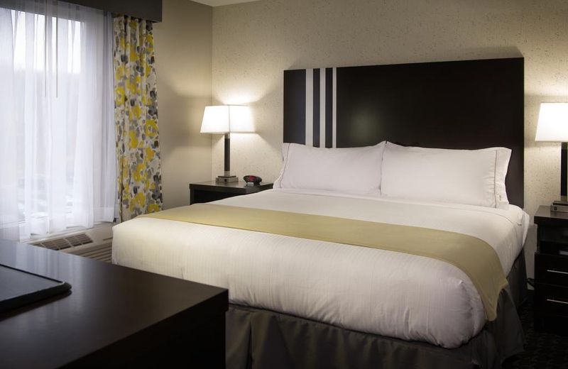 Holiday Inn Express and Suites Madison Central, an IHG Hotel