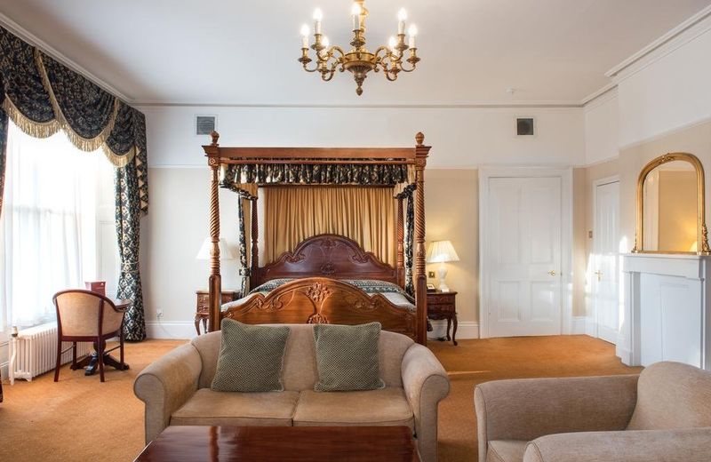 Oatlands Park Hotel
