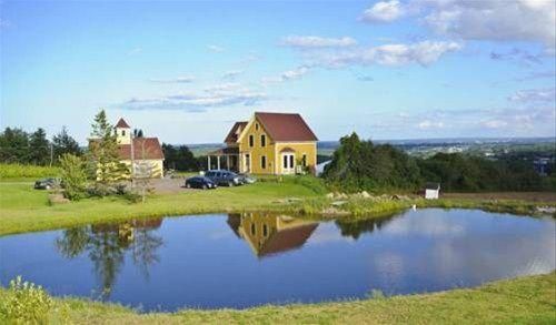 Magnetic Hill Winery