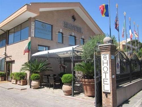 Euro House Inn Airport