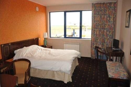 TRAVEL IN MOTEL