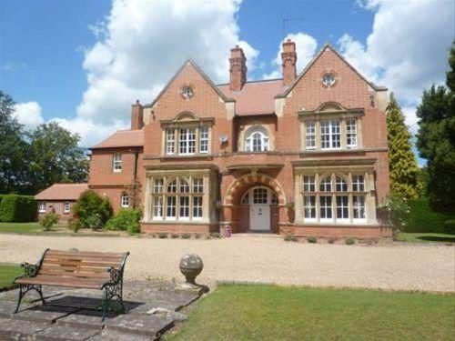 THE GLEBE COUNTRY HOUSE BED AND BREAKFAST