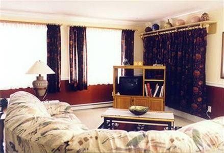 PINERIDGE BED & BREAKFAST
