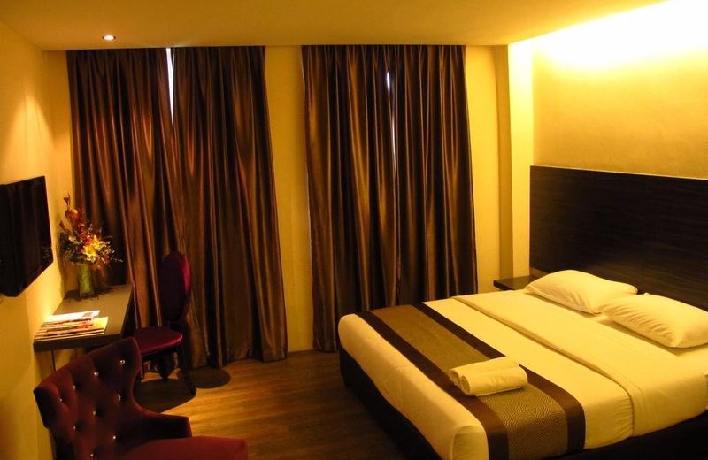Hotel Austin Paradise