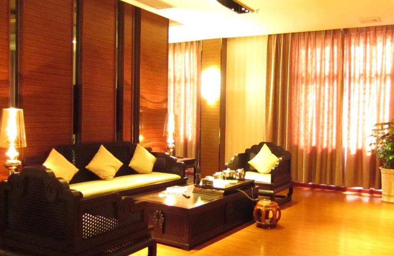 Maple Leaf International Hotel