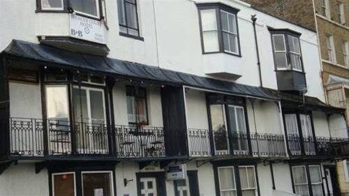 Spencer Court