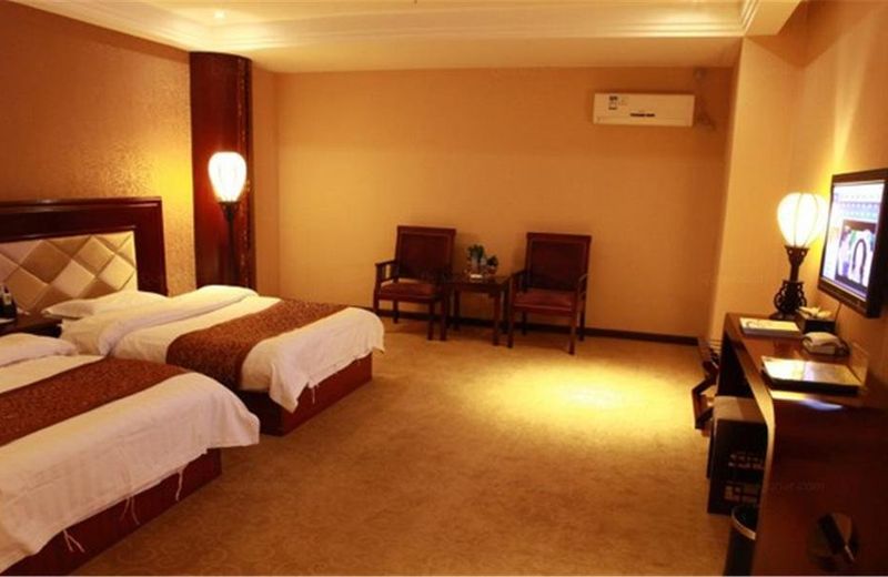 Zhang Ye Post and Telecommunications Hotel