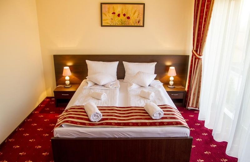 Hotel Axa Travel