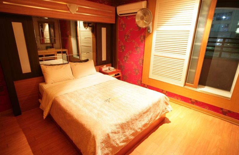 Valentine Hotel
