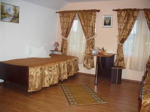 PENSION MURES