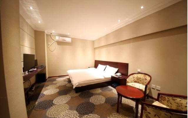 Waltz Hotel
