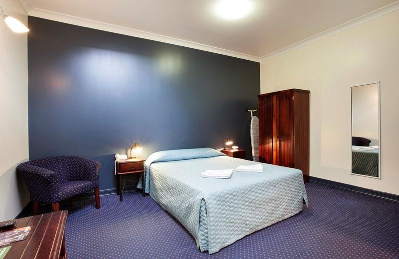 Nightcap at Atherton Hotel