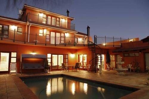 THE RENAISSANCE LODGE