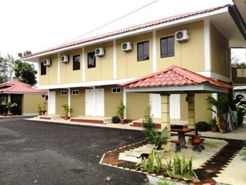 SENANGIN RESORT AND CAFE