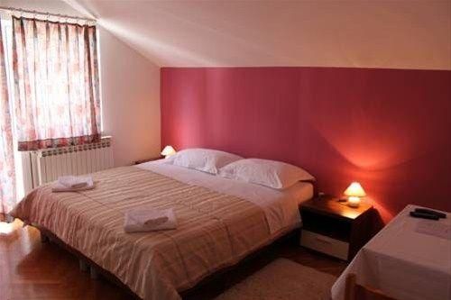 Rooms Degenija Annex