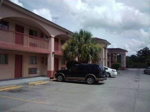 Relax Inn and Suites New Orleans