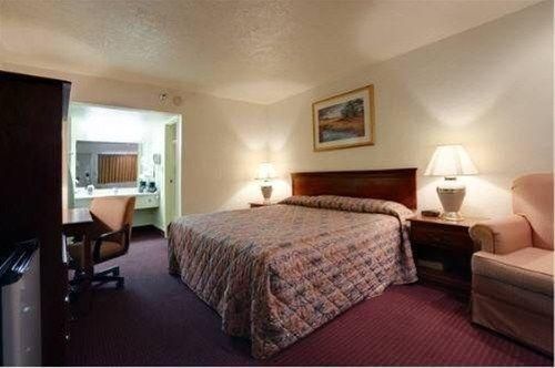 Americas Best Value Inn Oklahoma City at I-35 S