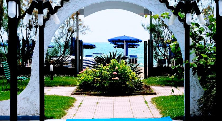Outdoor Pictures 1