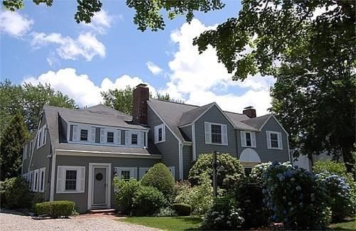 Old Harbor Inn
