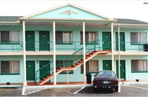 Fountain Inn & Suites