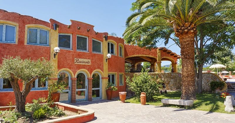 Eden Village Colostrai