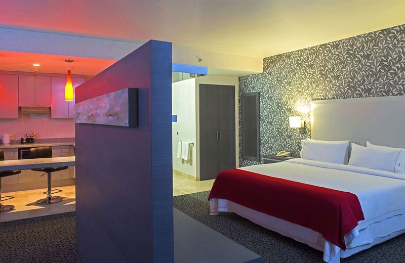 Holiday Inn Express & Suites Queretaro, an IHG Hotel