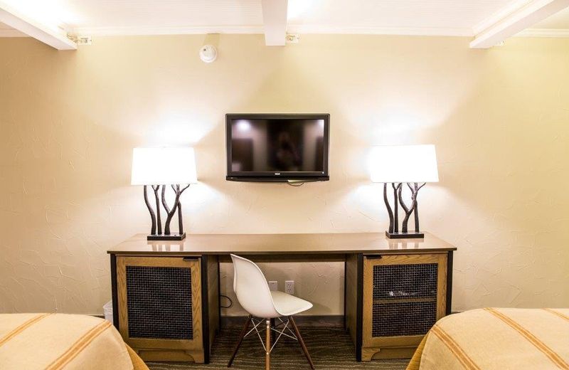 Fredericksburg Inn and Suites