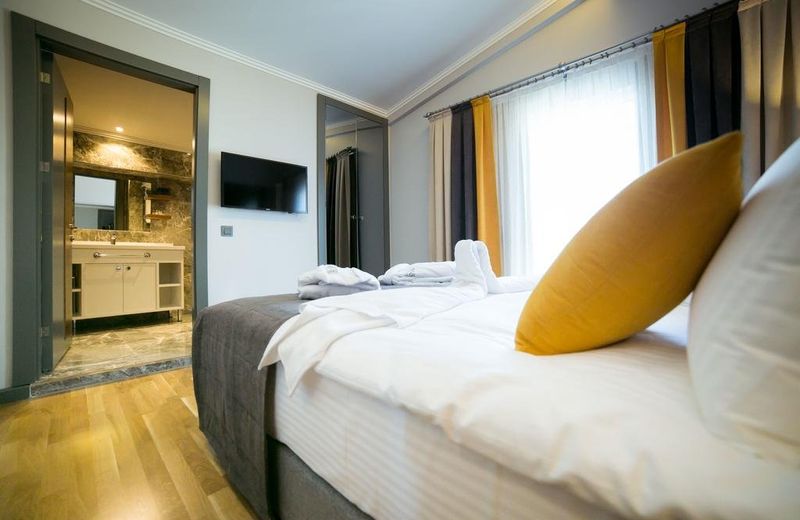 Ankacity Suit Flat