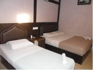 GOLDEN LEAF BACKPACKER HOTEL
