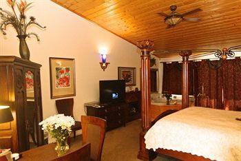 Echo Canyon Spa Resort (Adults Only)